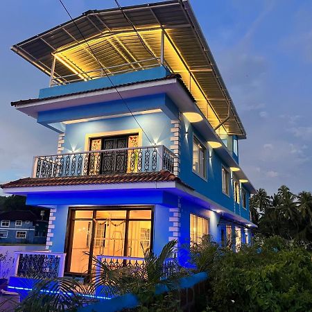 Dibs On Blue Morjim Hostel Exterior foto
